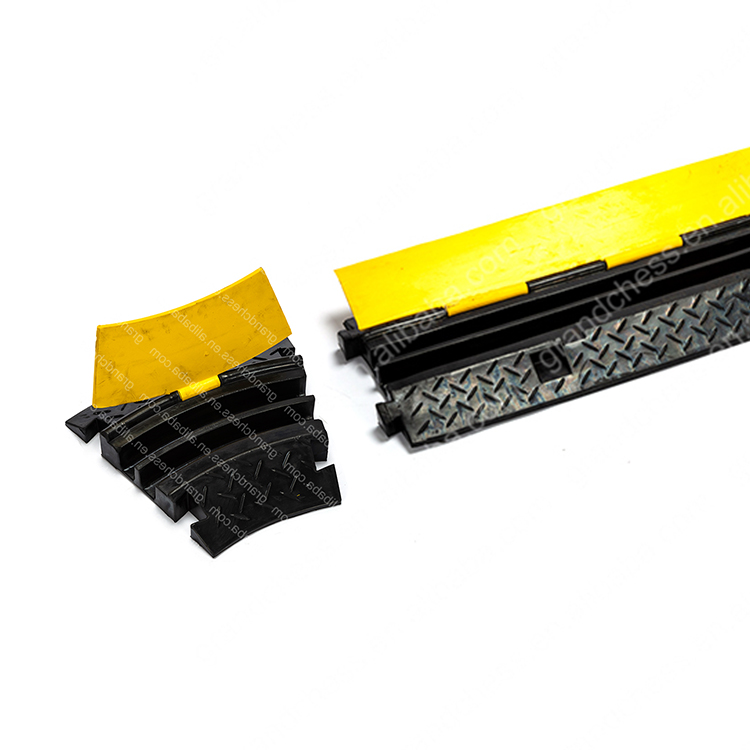 Wholesale Yellow & Black 2/3/5 channel cable guard fire hose ramp