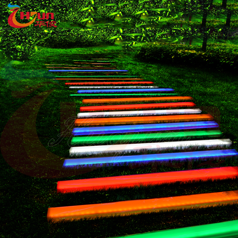 2020 New Product Modern Solar Lighting Rgb Glowing Illuminate Pedestrian Traffic Light Led Zebra Crossing