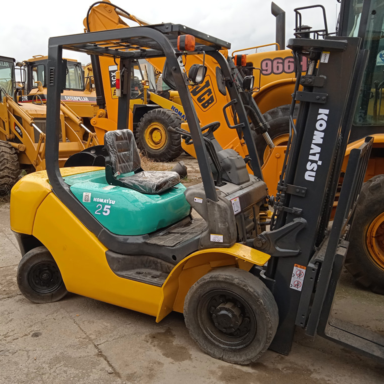 Использованный Оригинал сделано в Японии Komatsu 2,5 тонн вилочный погрузчик