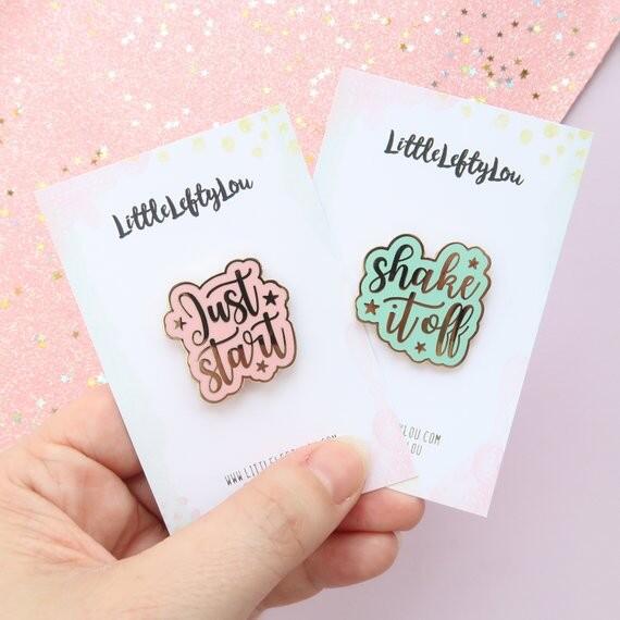 Kawaii поддержкой карт на булавке на рубашку изготовленный на заказ твердый чехол для телефона с лого, стильные, модные, Металлическая Эмали штырь