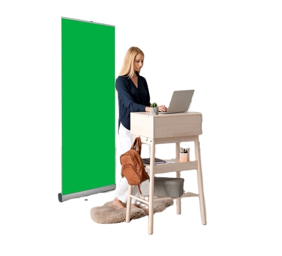 Retractable green screen