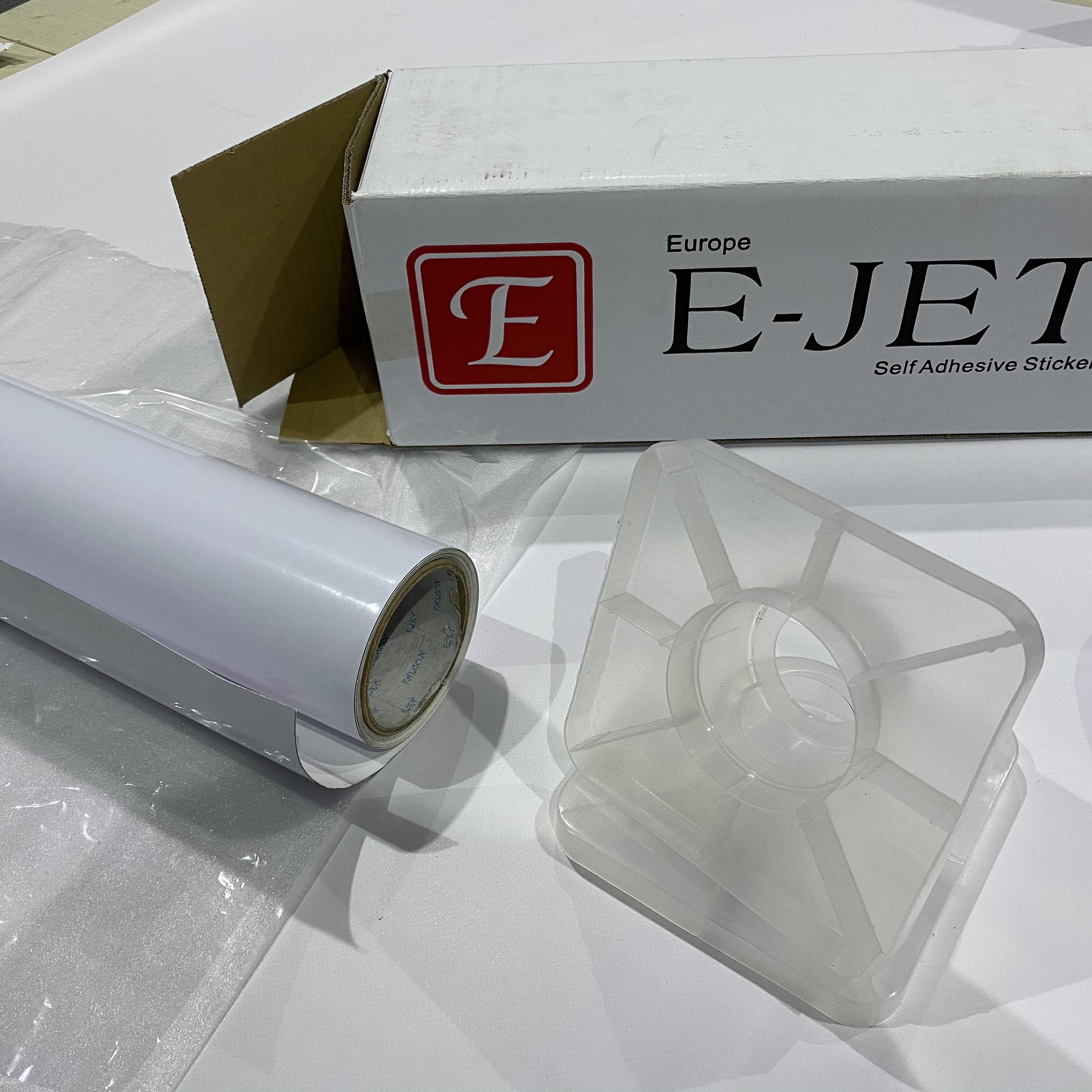 china factory wholesale economic 120g/140g PVC self adhesive vinyl sticker roll with the best price