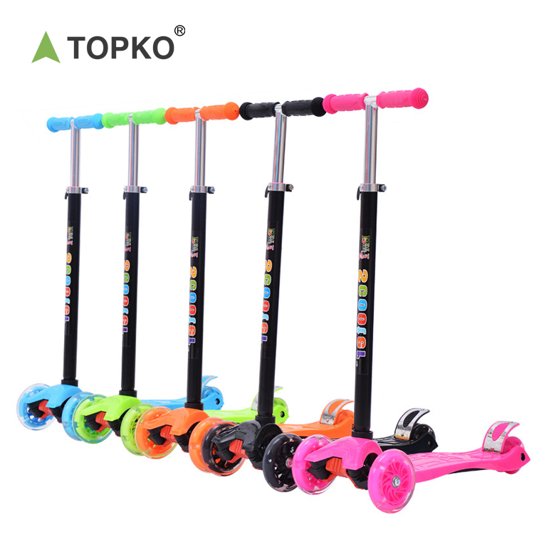 Новинка, Лидер продаж, высококачественные цветные мигающие колеса TOPKO с регулируемой высотой, детский нейлоновый скутер с нижней пластиной