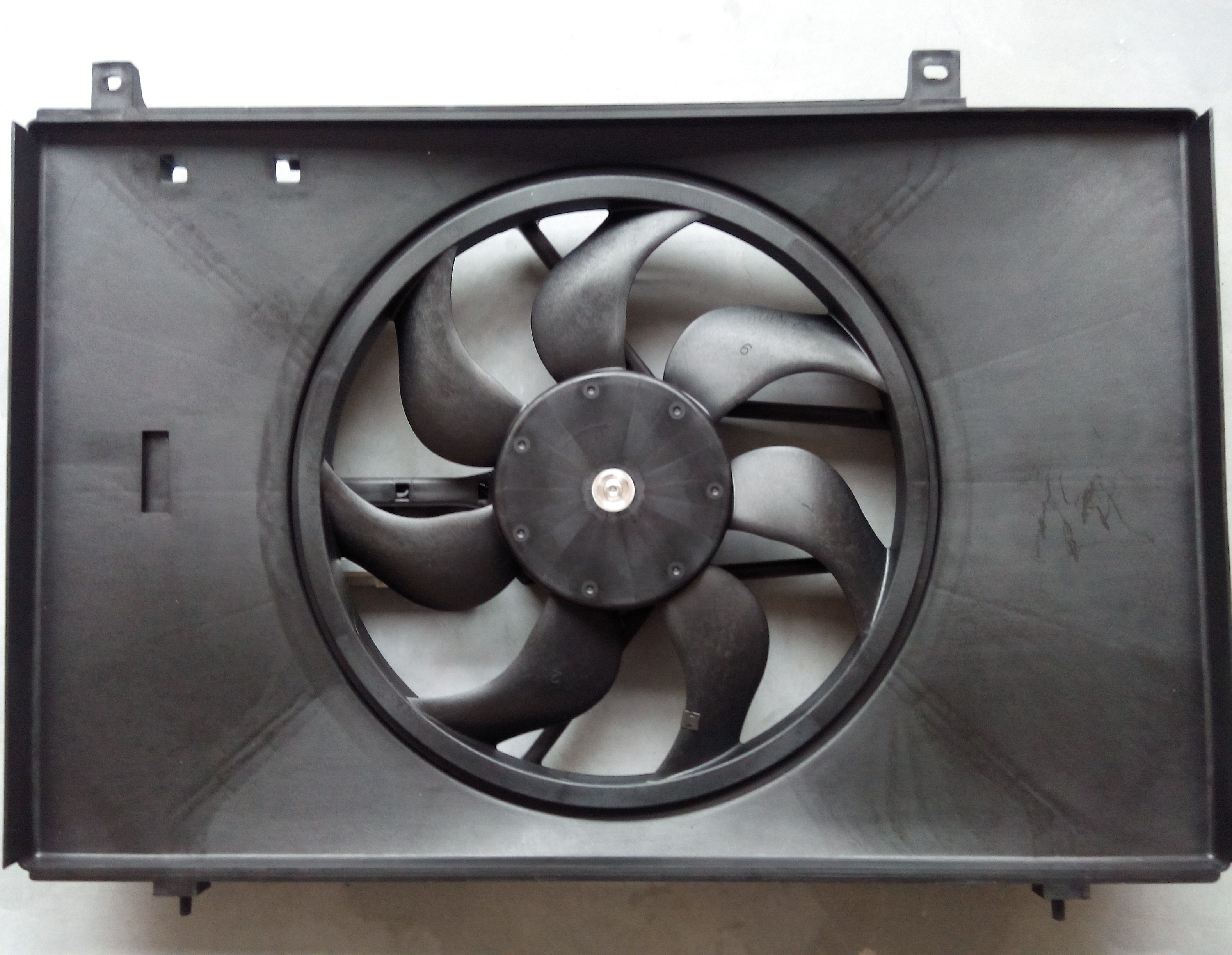 DYNS-2-012 21060-Y3700 для NISSA-N SHAR-P THESTRAL-S P2T ZD25 воздушный конденсаторный вентилятор. Вентилятор радиатора в сборе. Вентилятор охлаждения. Автозапчасти