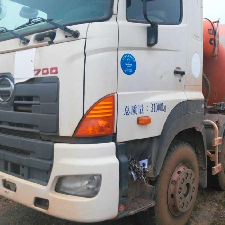 Б/у Бетономешалка Hino 2011 в наличии на продажу