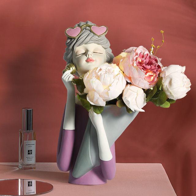 Creative Nordic style lovely girl statue vase resin Christmas home decoration vase