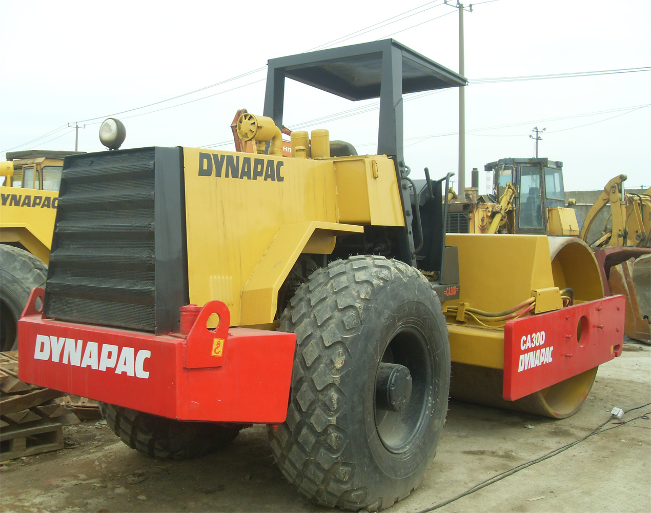 Second-hand road roller CA30D