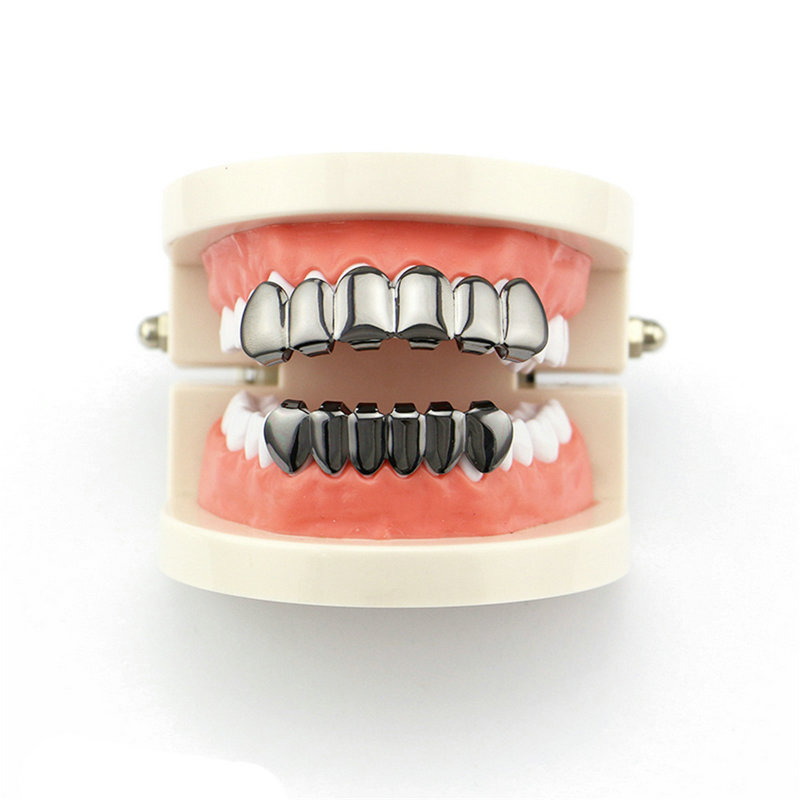 Qushine Hot Sale Women Men Top Bottom Vampire Fangs Teeth Grillz Set Fashion Hips Hops Real Gold Plated Teeth Grills