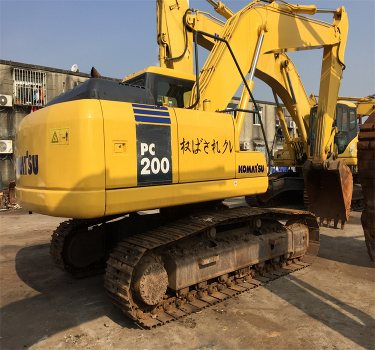 Низкая цена KOMATSU PC200-7 20 тонн экскаваторов импортируется из Японии