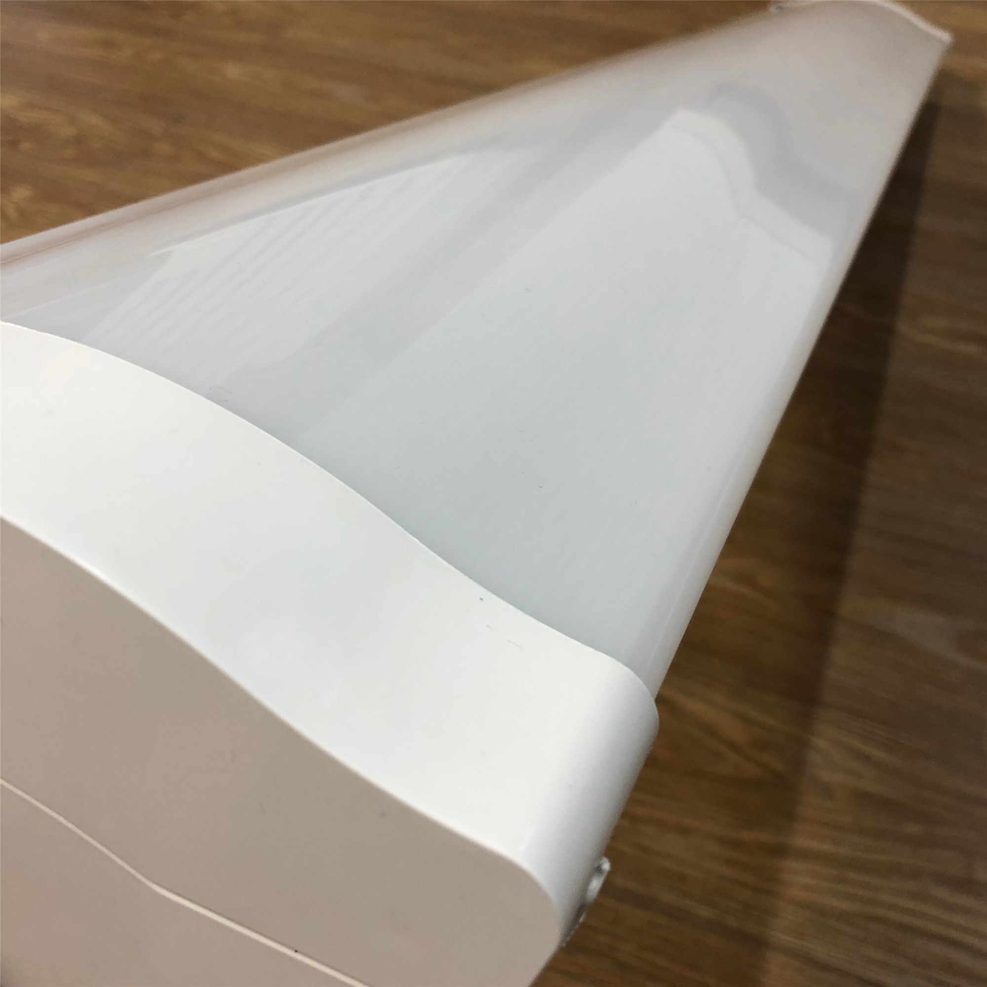 CCT3 SNT TD 270 6FT 120lm/w 70W Светодиодная лампа для крепления Batten