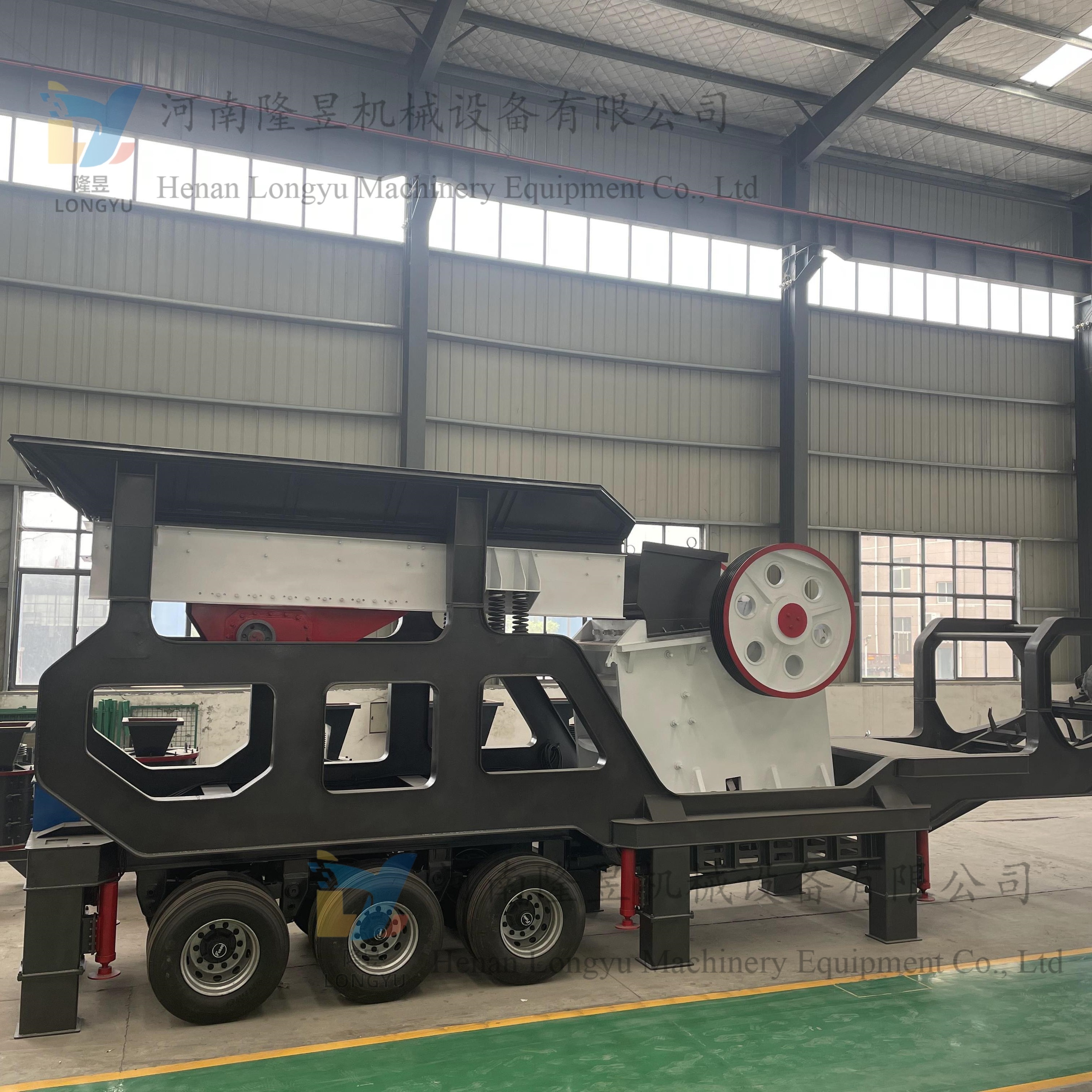 Factory Price Quarry Portable Crushers Concrete Rock Stone Crushing Machine Mobile Iron Ore Crusher Mobile Jaw Crusher for Sale