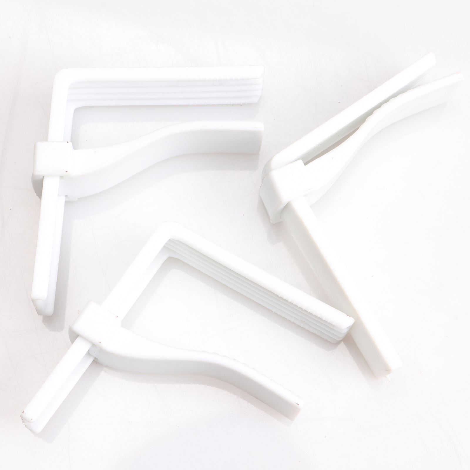 AMZ Hot Sale 6pcs/Set Adjustable plasticTable Cloth Clip Table Cover Holder Party Picnic Clips