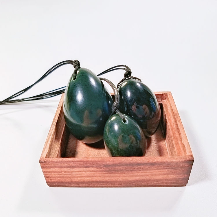 Hot wholesale Jade Egg shape health care hand face massager Female Yoni eggs Trainning Balls carvings for decoration