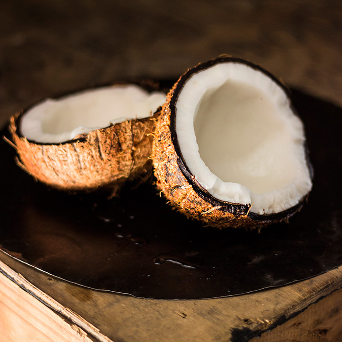 Pollachi Semi Husked Coconuts 14.5 Kg/ Bag for Export Vietnam Malaysia Singapore