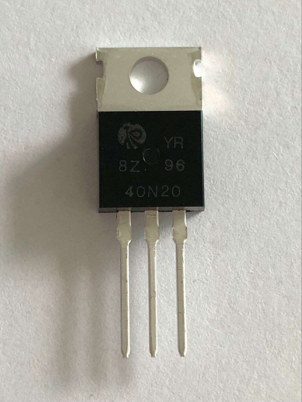 YAREN 40N20 40A 200V TO-220 N канал mosfet /utc mosfet