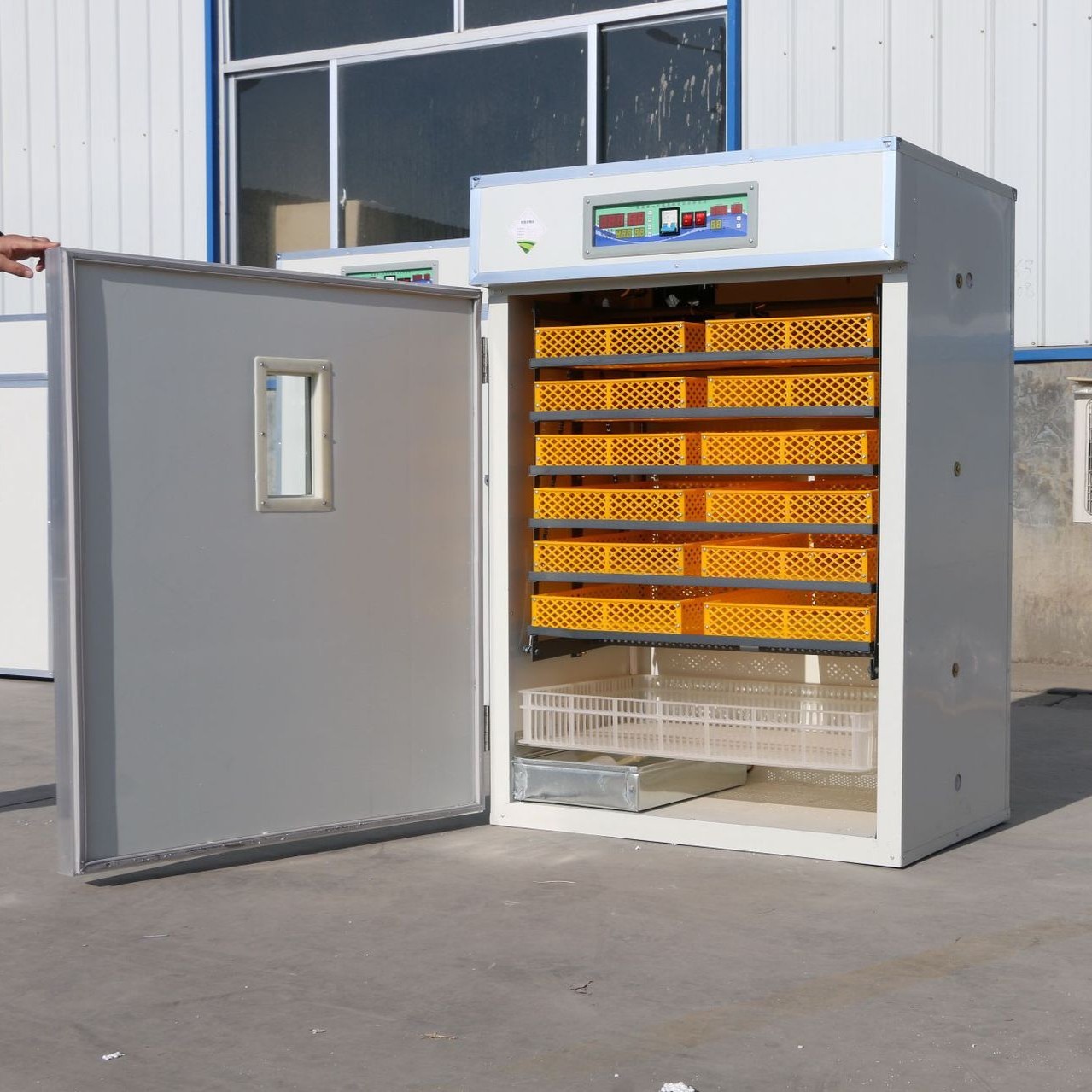 Industrial Incubator 500 Eggs Hatching Machine for Poultry and Livestock Farming