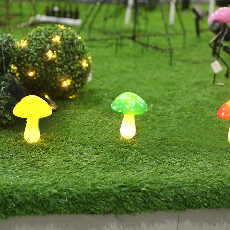 Latest Design 3 Mushrooms 1 Set Waterproof Solar Stick Led Lawn Light For Garden Decor