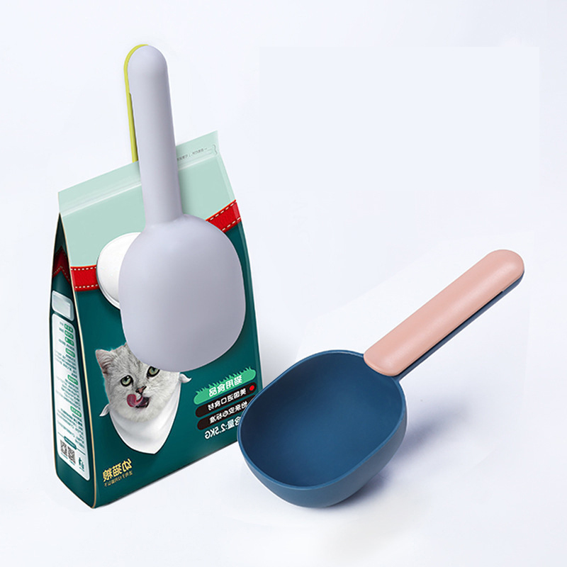 Factory direct pet food shovel long-handled dog food shovel with grain self-sealing clip cat food spoon support customization