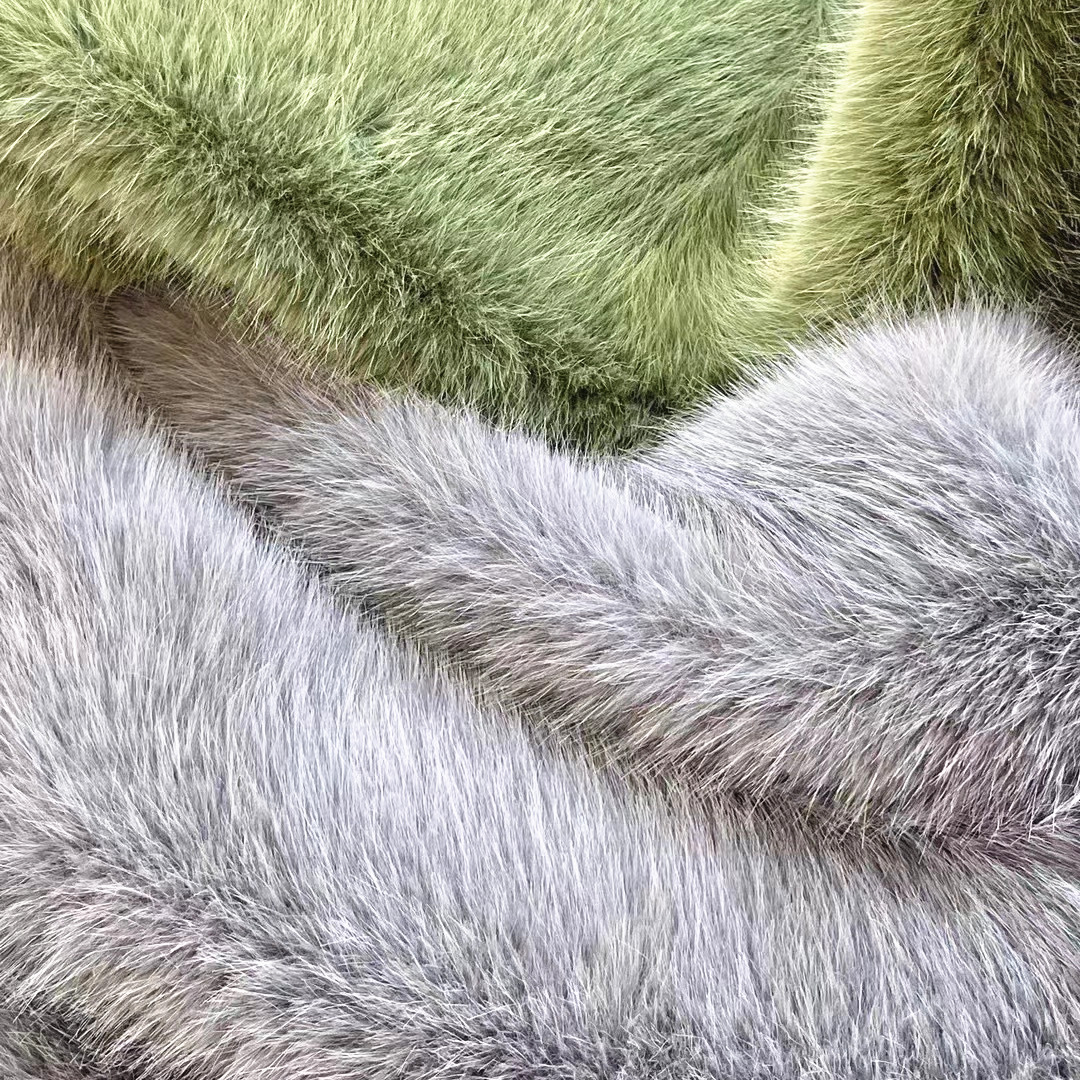 Hot Sale Wholesale 40mm Short Pile Faux Fur Colorful Thick Faux Fox Fur Fabric For Clothing Garment Home Decor Winter Wear