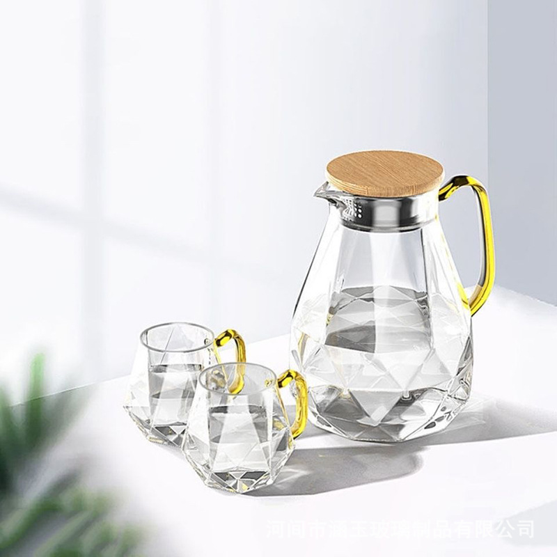 Water Pitcher with four Glass Cups Heat Resistant Borosilicate Glass