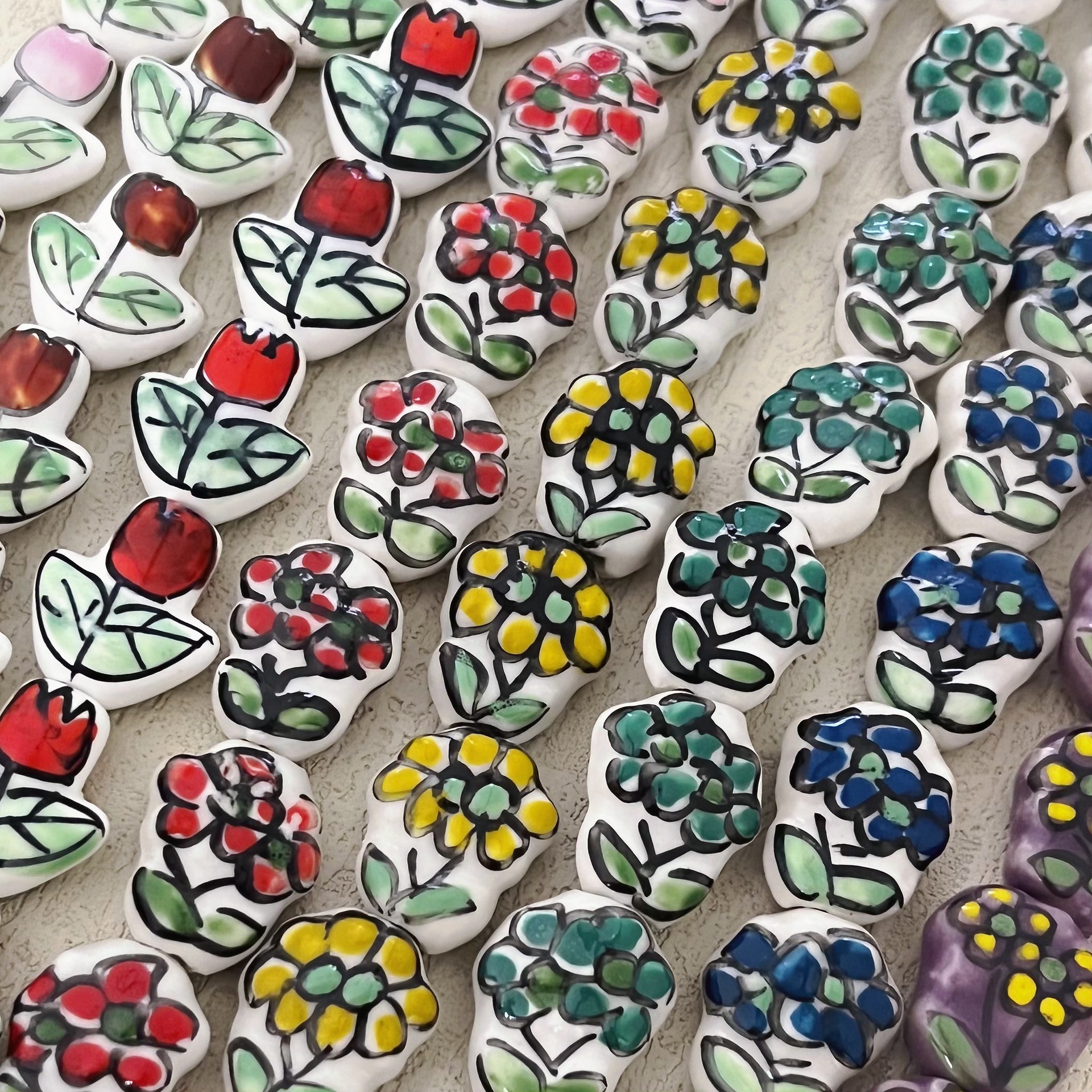 JX Simple 14*16mm Colorful Ceramic Clay Beads Tulip Flower Bouquet Rainbow CharmS For DIY Bracelet Necklace Jewelry Accessories