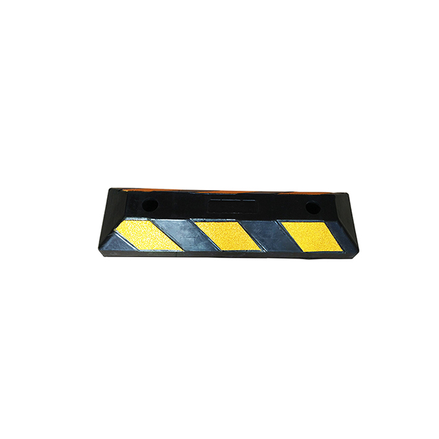 Black and Yellow reflective tpae 500mm Rubber Parking Curb