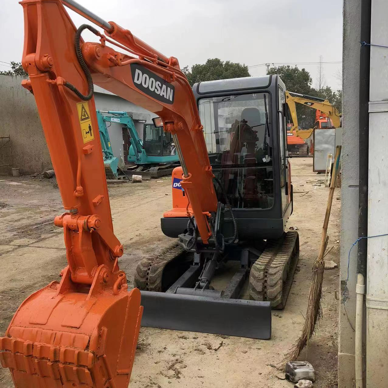 Б/у Оригинал Doosan Dh35 высокая производительность Dh35-7 гидравлический японский экскаватор 3 тонн для продажи