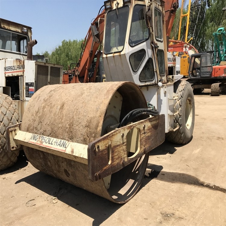 Подержанный каток грунтовый Ingersoll Rand SD100 для продажи