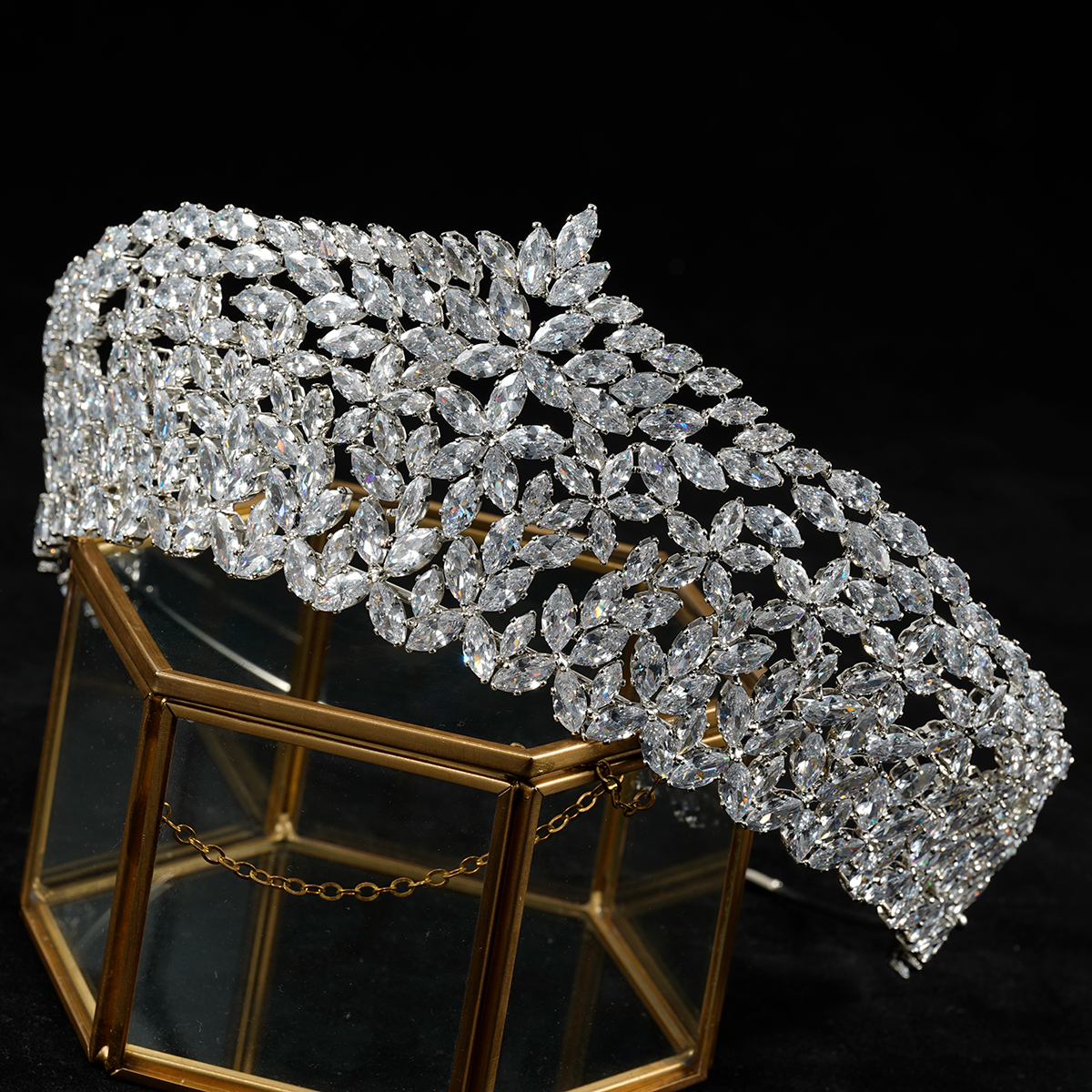 Hot sale Shinning Cubic Zirconia headdress Pageant headpiece Wedding tiaras and crowns