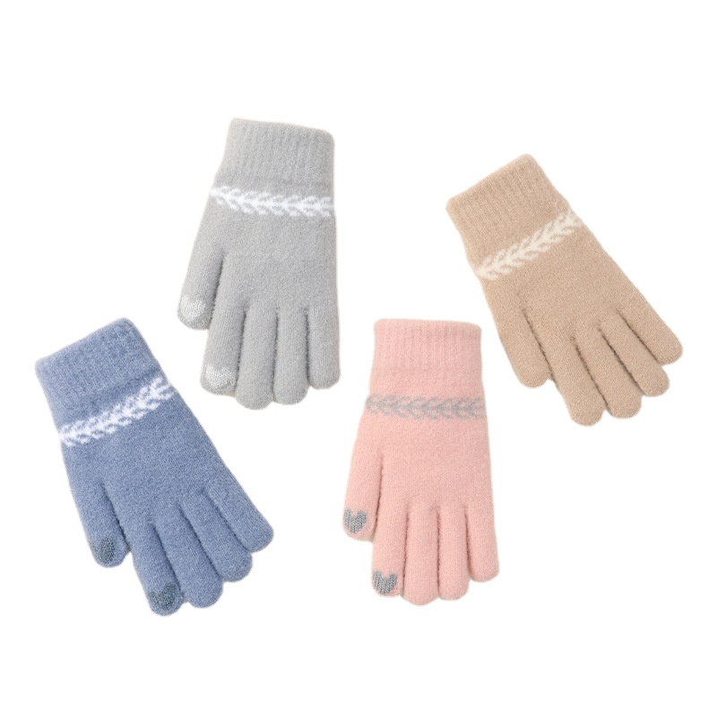Factory Wholesale Korean Fashion Five Finger Heart Pattern Touch Screen Knitted Winter Gloves