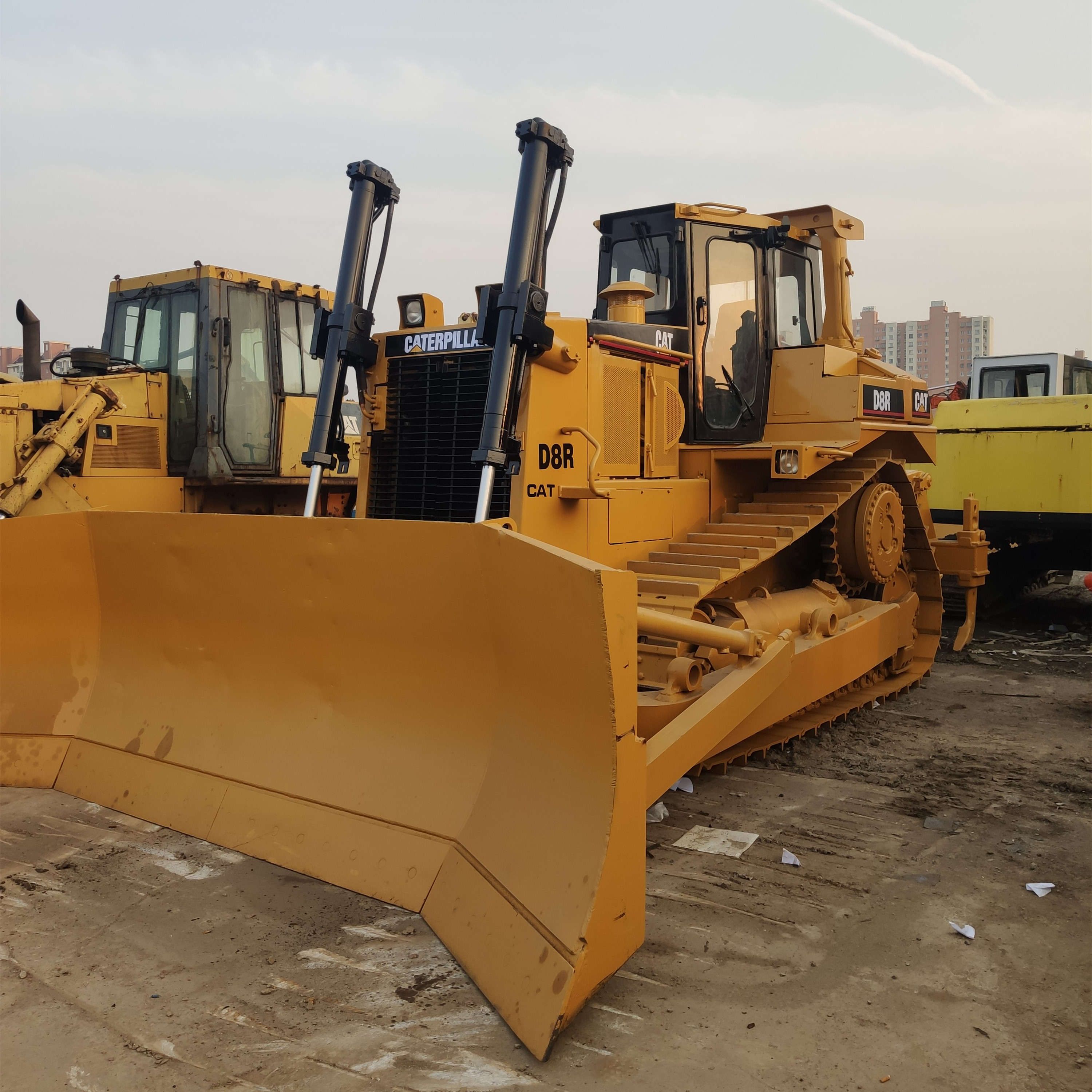 Гусеничный бульдозер Caterpillar D8 б/у d8r d8k D7R, используемый в Японии