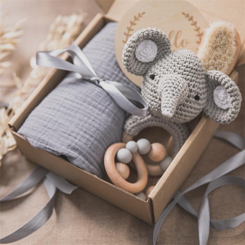 Custom New born Baby Shower Gift Wooden Teething Baby Rattle Toy Bath Set Gift Box Sets for Babies