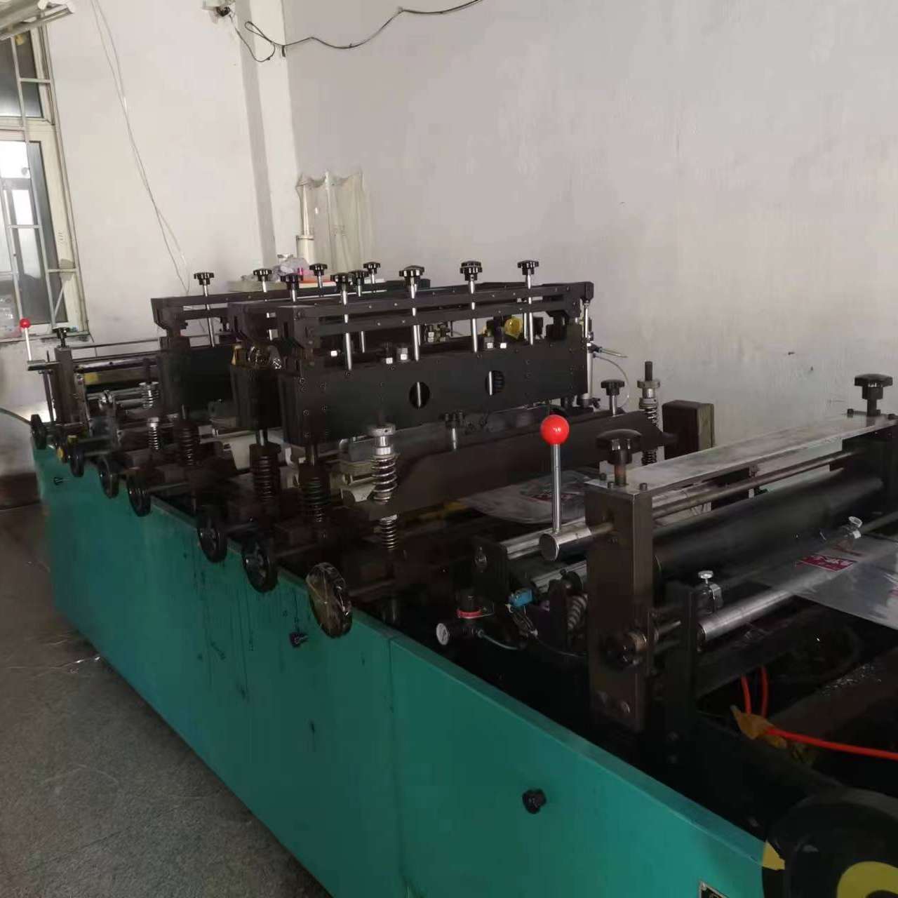 Used plastic bags making machinery 8 side sealing box pouch frosted poly bag with zipper making machine