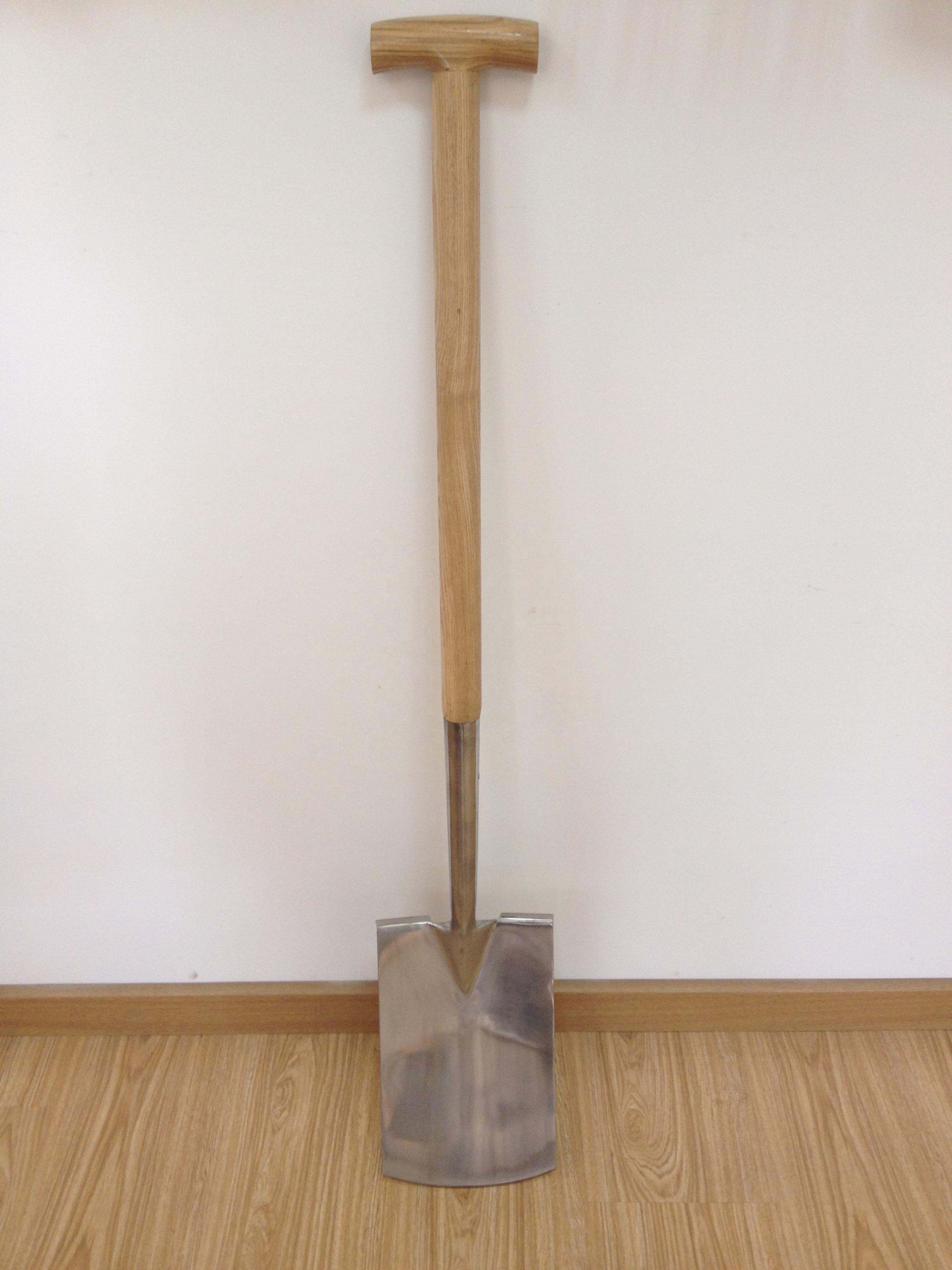 FSC Ash Wood T Handle Garden Tools Stainless Spade and Fork