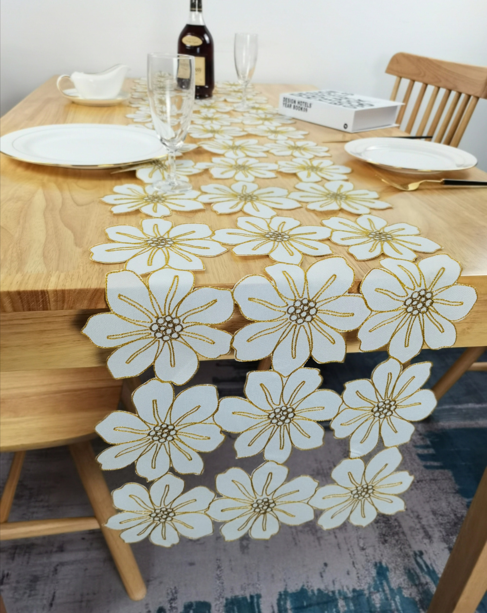Embroidered Polyester Table Runner For Wedding