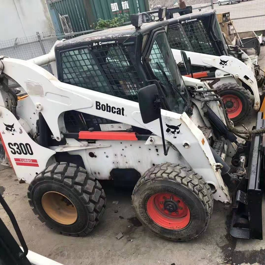 Б/у погрузчик с бортовым поворотом s300 863