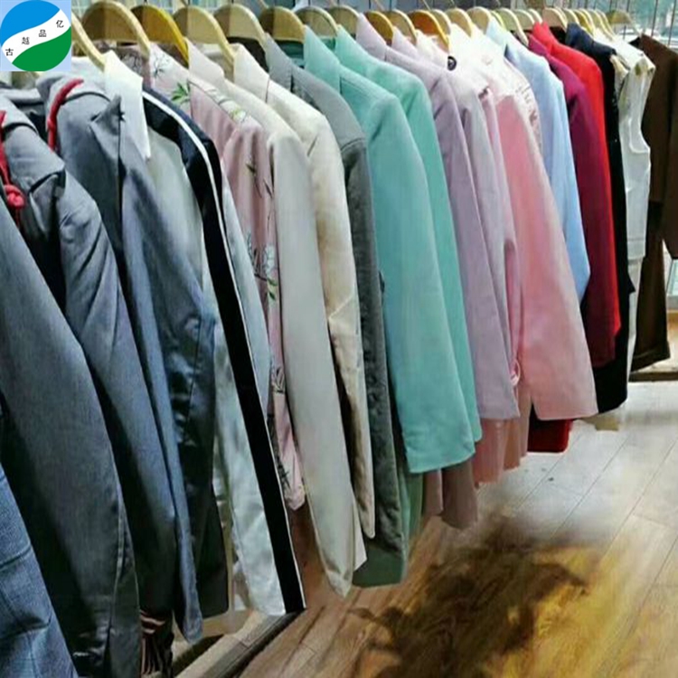 Woman stock clothes in a very good cheap price in China