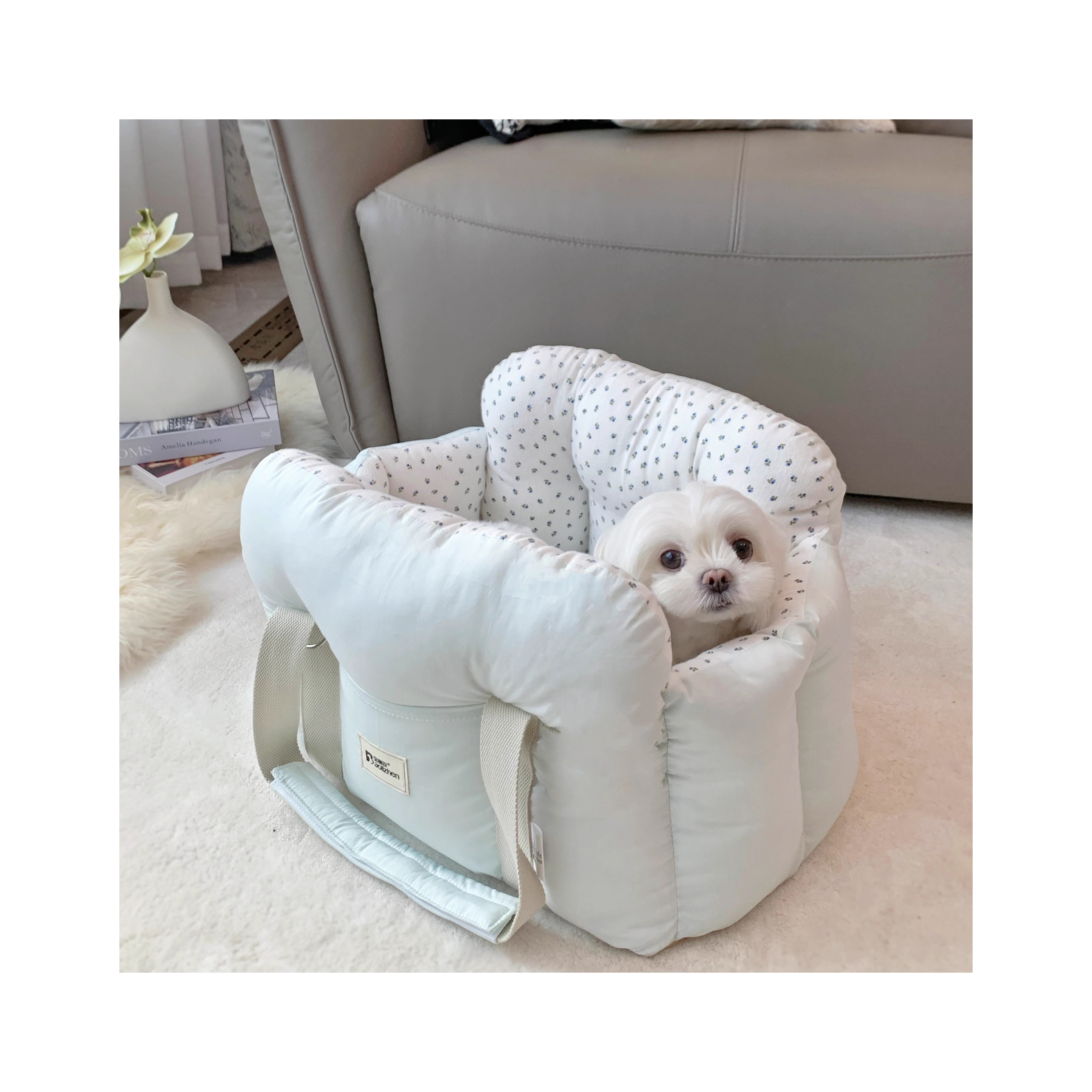 China Custom Made Durable Pet Hiking Backpack With Waterproof Features And Cats Pet Backpack For Outdoor Activities