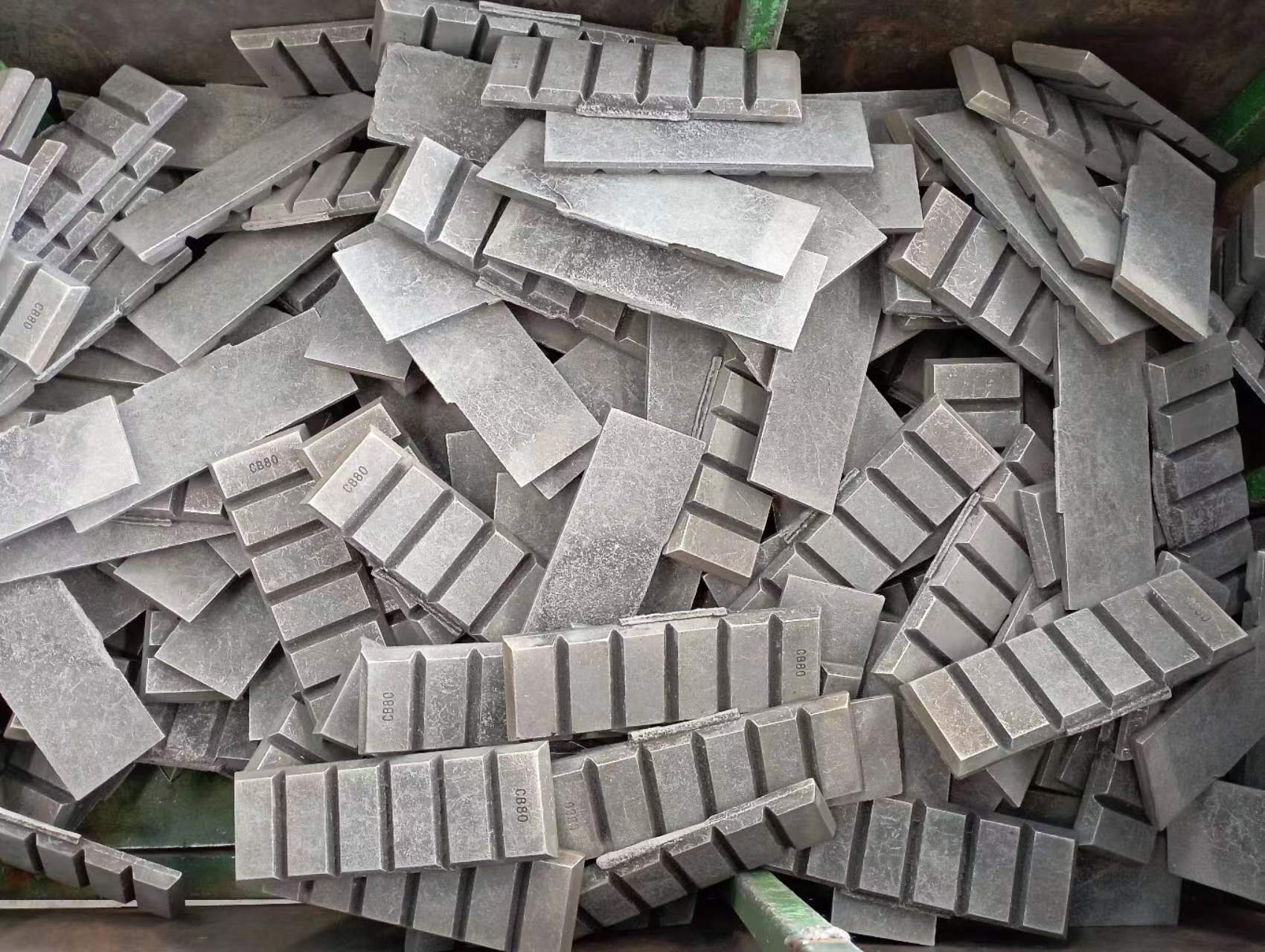 China Manufacturer Bimetal Wear Block White Iron Wear Chocky Bar BARRA BIMETALICA ANTIDESGASTE