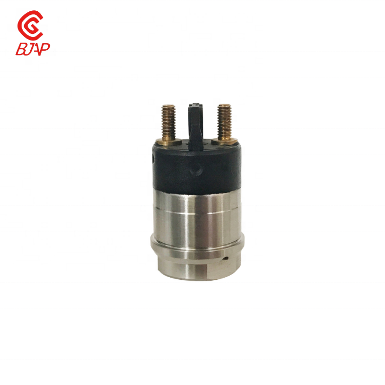 Fuel Injector Solenoid F 00R J02 697 F00RJ02697 for 0445110 / 0445120 series injector