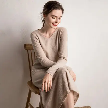 Длинное кашемировое платье-свитер с V-образным вырезом