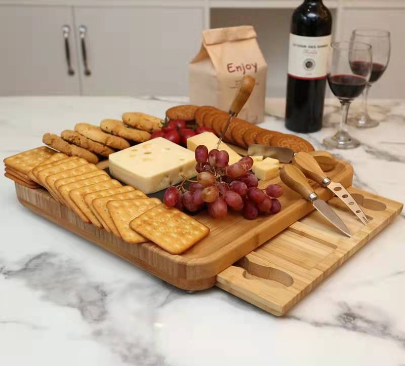 Wholesale New Design Space-saving Premium Bamboo Cutting Cheese Board Set