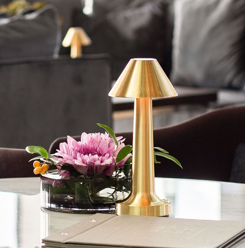Traditional Popular Golden Acrylic Glass Cordless Bar Light Table Lamp Decorative Crystal Iron Led Table Lamp