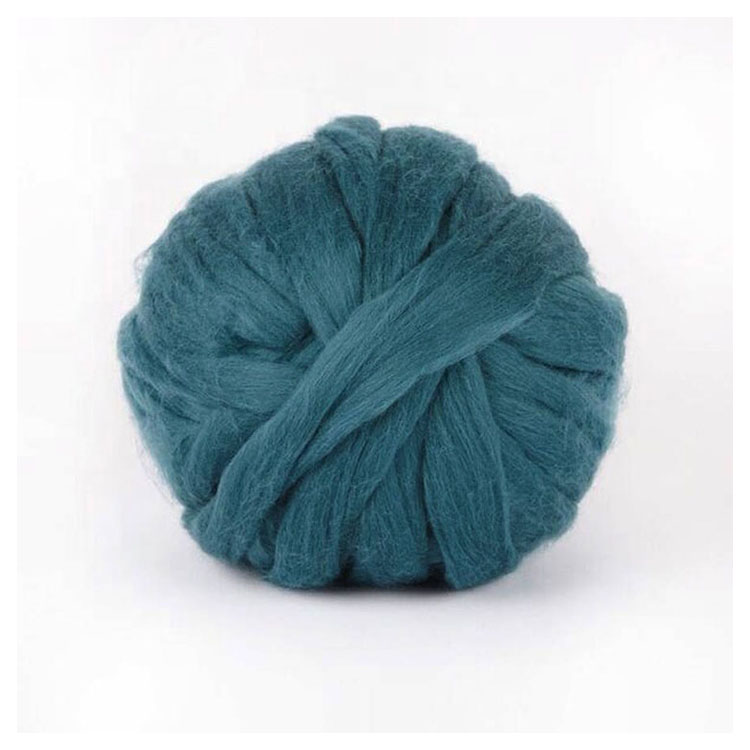 Factory wholesale cheap hypoallergenic and soft merino wool giant knit super chunky yarn for chunky knitting blanket