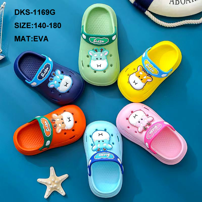 2021 new children garden shoes cartoon comfortable soft EVA outdoor beach shoes