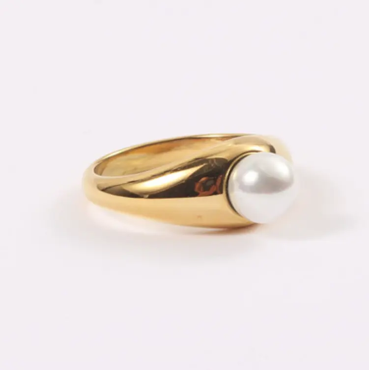 18k Gold Plated Stainless Steel Simple Fashion Pearl Ring