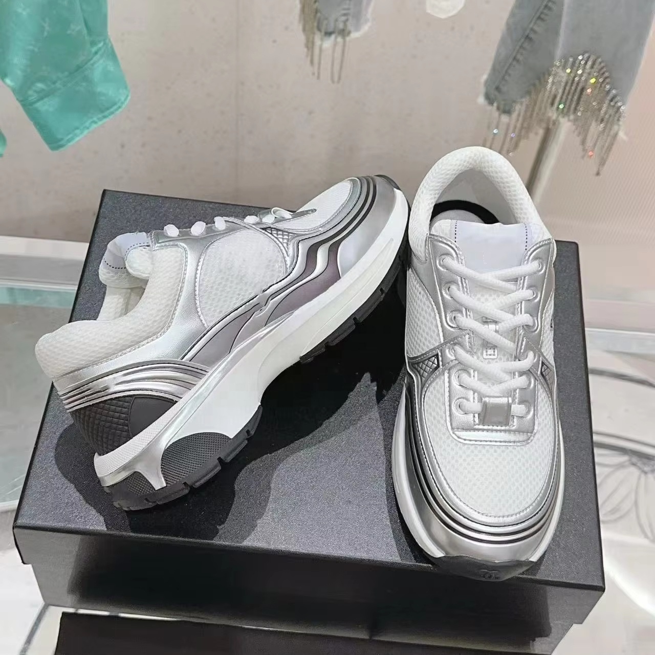 2025 Brand Men's and Women's Casual Sports Shoes