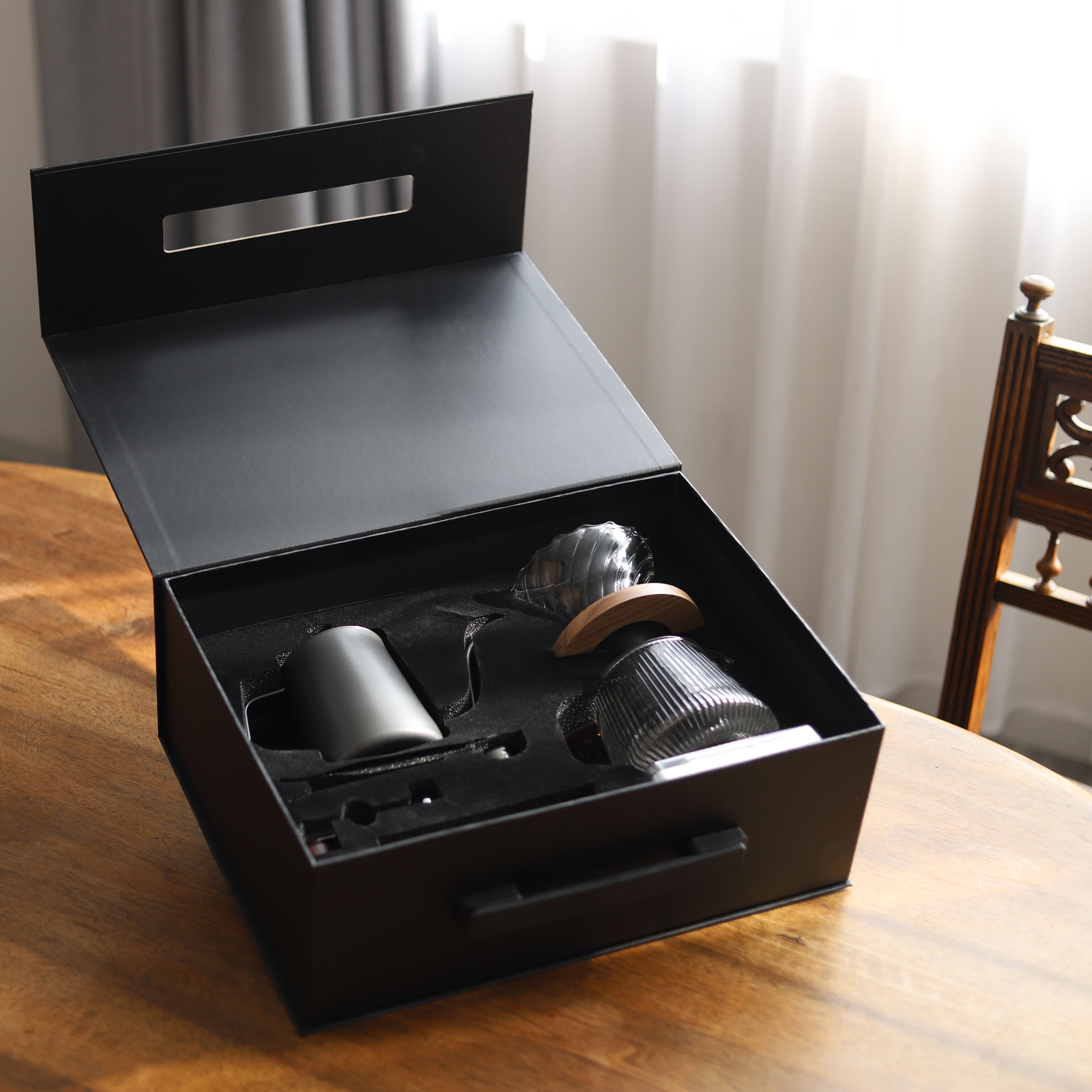 Premium Gift Box Outdoor Travel Drip coffee coffee Set With Manual coffee Grinder Filter Kettle Pot Scale Spoon