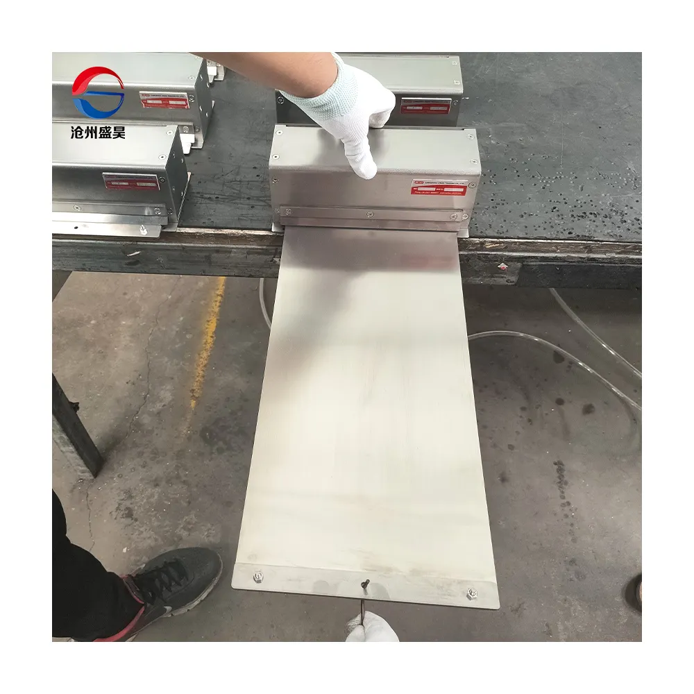 SHENGHAO design and manufacture CNC machine stainless steel roll up apron machine protective cover