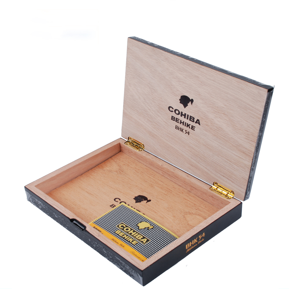 В магазине, коробка для сигар Behike серии 54 52 56 COHIBA